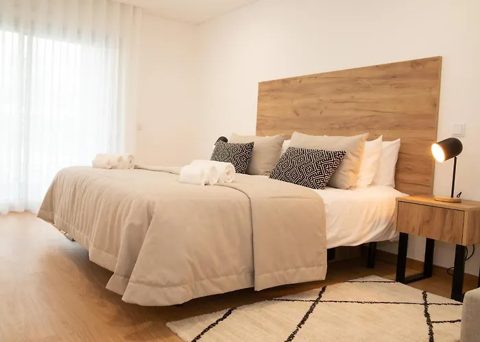 Refugio Da Muralha - By Sch * Nazaré