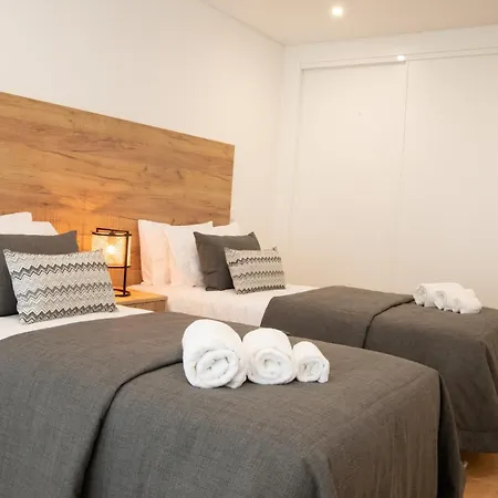 Refugio Da Muralha - By Sch * Nazaré