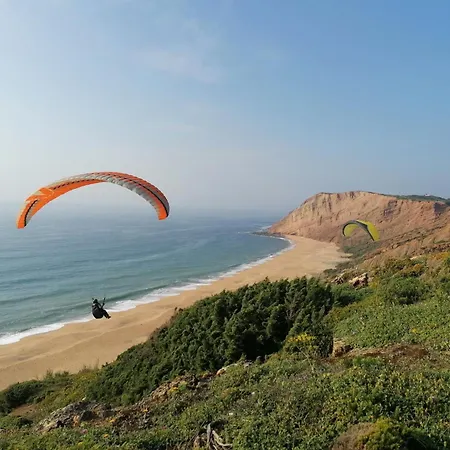 Refugio Da Muralha - By Sch Nazare