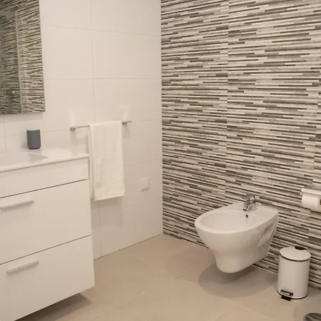 Refugio Da Muralha - By Sch *