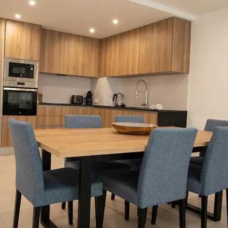 Refugio Da Muralha - By Sch