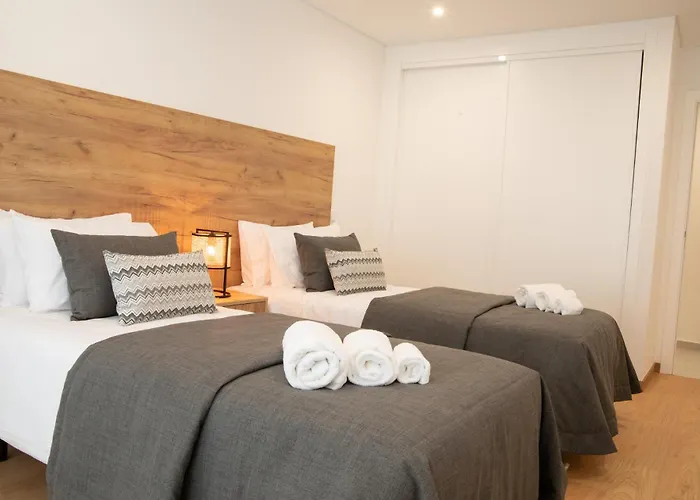 Refugio Da Muralha - By Sch * Nazaré