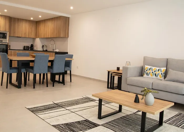 Refugio Da Muralha - By Sch Nazaré